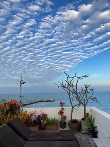 Pierview Rooms Huahin Kültér fotó